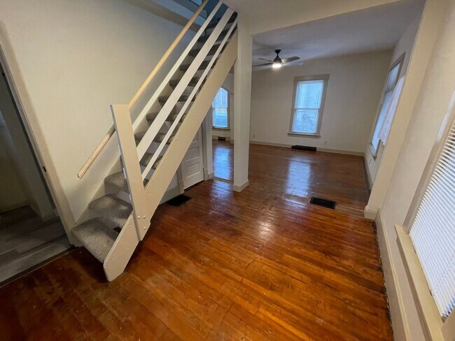 Foto del edificio - Charming Home, Updated Kitchen & Bathroom