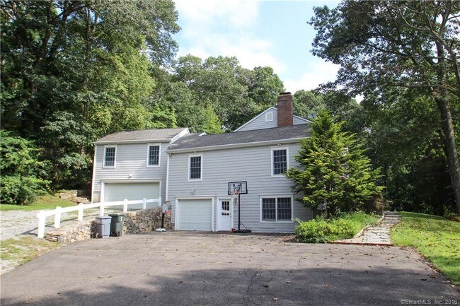 Building Photo - 10 Tranquility Dr