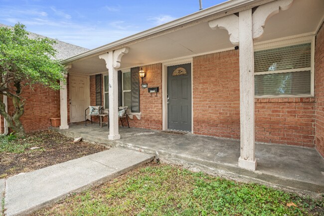 Foto del edificio - 4719 S Lakewood Ave