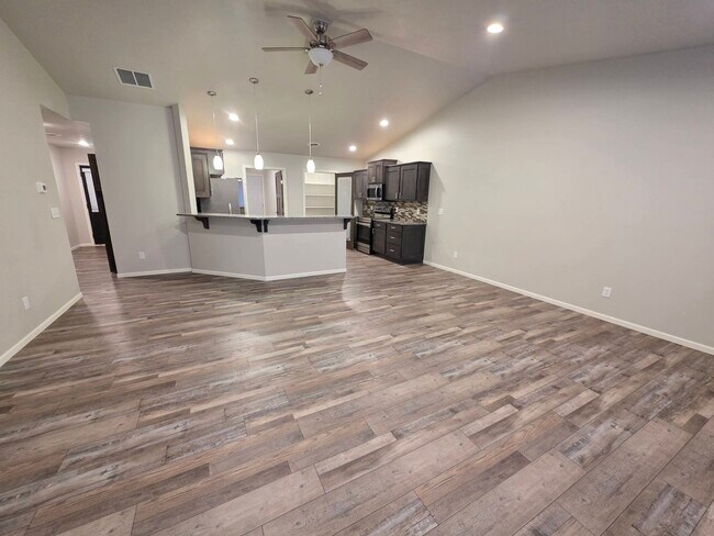 Foto del edificio - 2050 Quail St