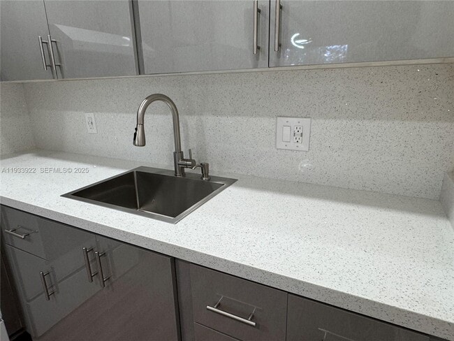 Foto del edificio - 13250 SW 4th Ct