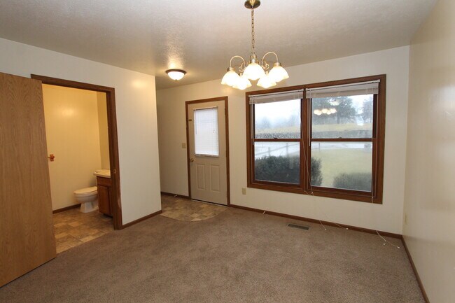 Foto del edificio - 815 W Wilden Ave