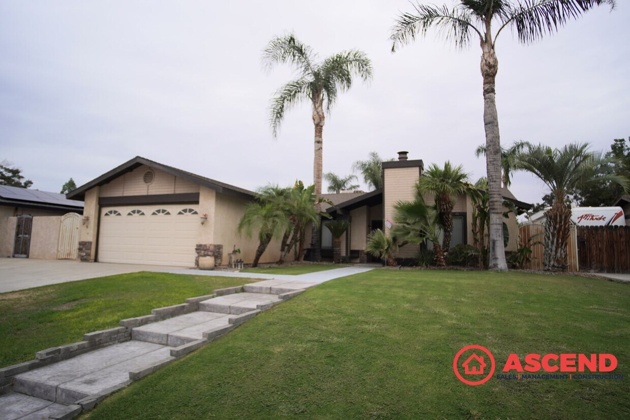 Primary Photo - Cozy Southwest 3 Bedroom 2 Bath Home Comin...