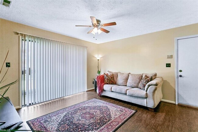 Foto del edificio - 126 Wells Ct