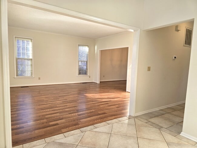 Building Photo - 5104 Grist Mill Ct