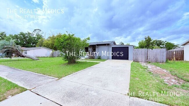 Building Photo - 2252 Danforth Ave