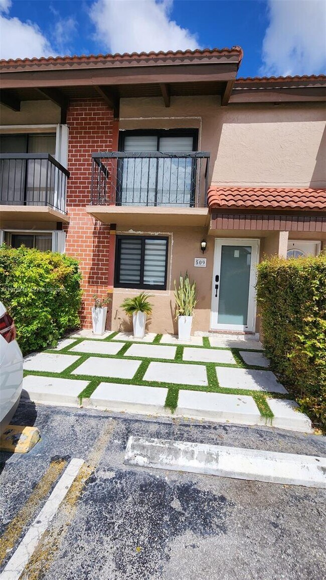 Foto del edificio - 1921 SW 107th Ave