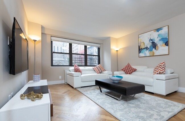 Building Photo - 160 East 88th Street
