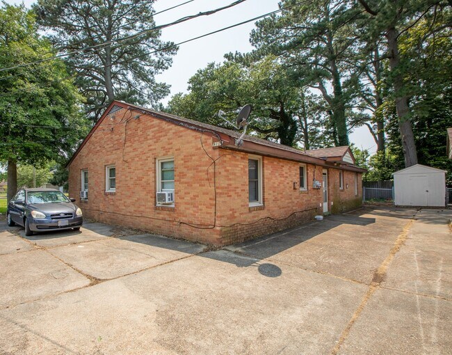Building Photo - 9101 Hammett Avenue #A