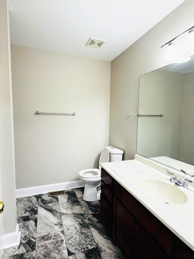 Foto del edificio - 751 Cherry Creek Dr