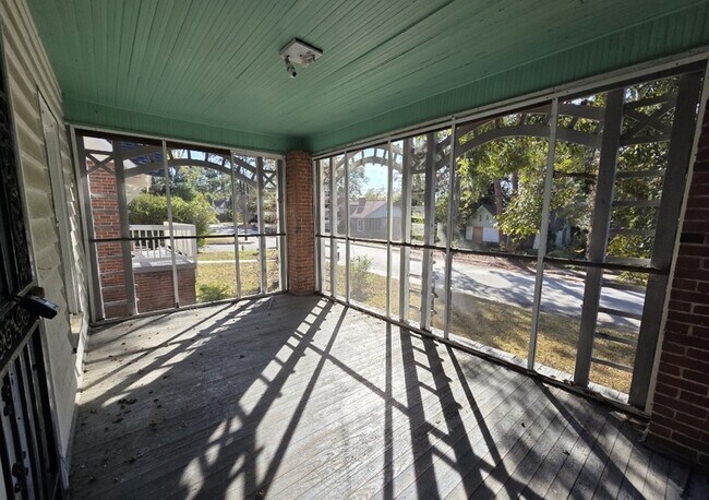 Foto del edificio - 1182 Brentwood Ave