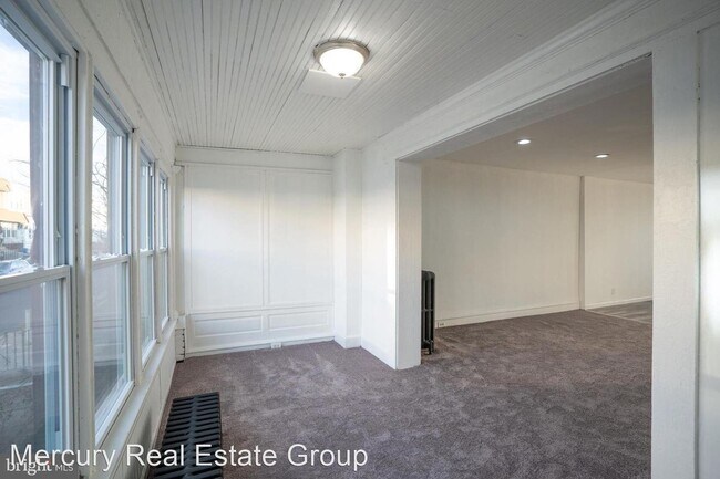 Building Photo - 3 br, 1 bath House - 6838 Guyer Ave