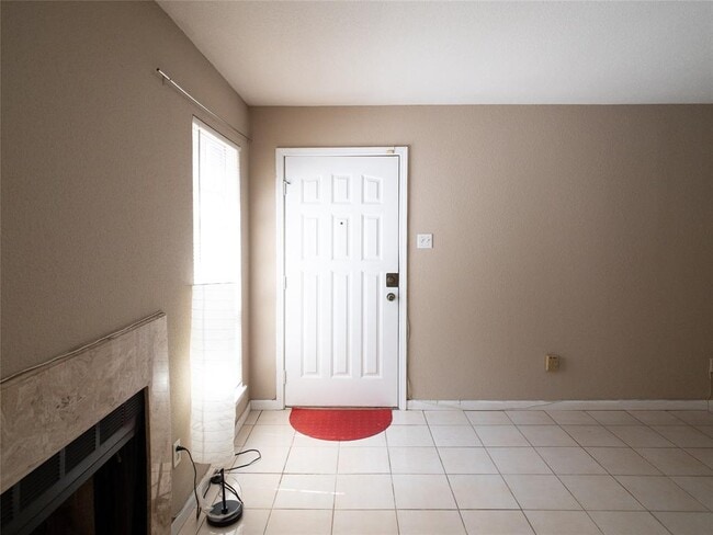 Building Photo - 7400 Bellerive Dr