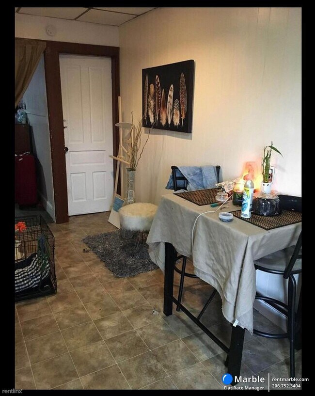 Building Photo - 4 br, 1 bath House - 436 E Prospect St Flo...