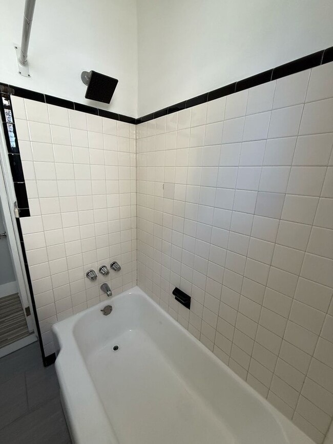 Interior Photo - Oak Woods Collingswood