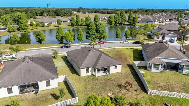 Foto del edificio - 2447 Torrens Dr