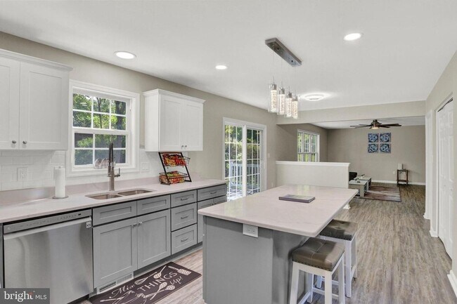 Foto del edificio - Spacious 4BR House in Lewisberry
