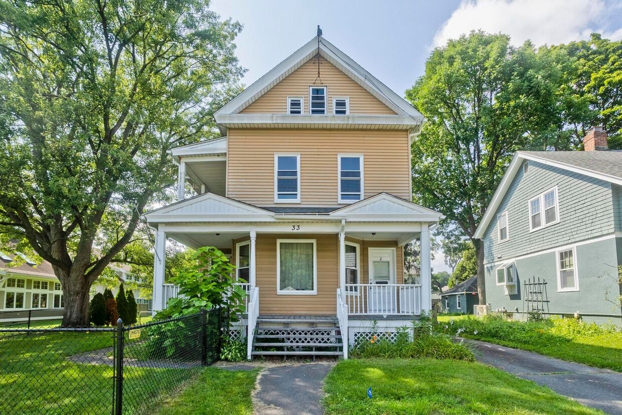 Primary Photo - 33 Noble St