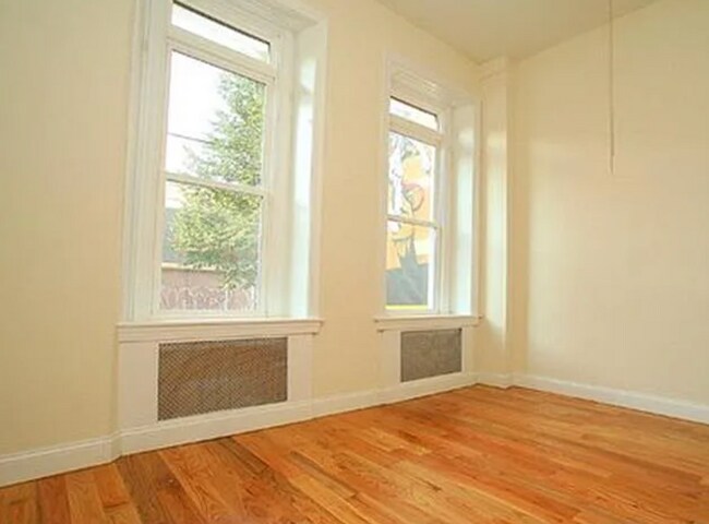 Building Photo - Newly Renovated Apartment in Brewerytown
