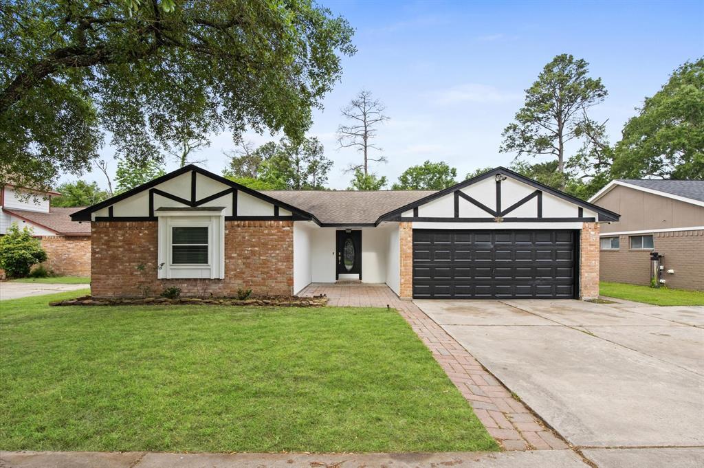 Primary Photo - 16910 Glen Eagle Dr N