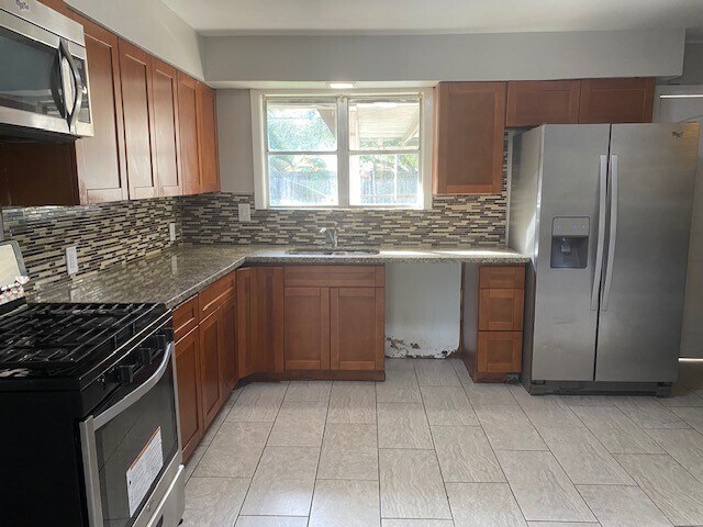Foto del edificio - 7414 Dunlap St