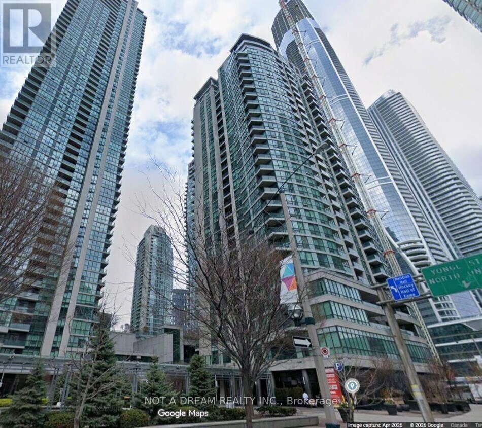 Building Photo - 16 Yonge St