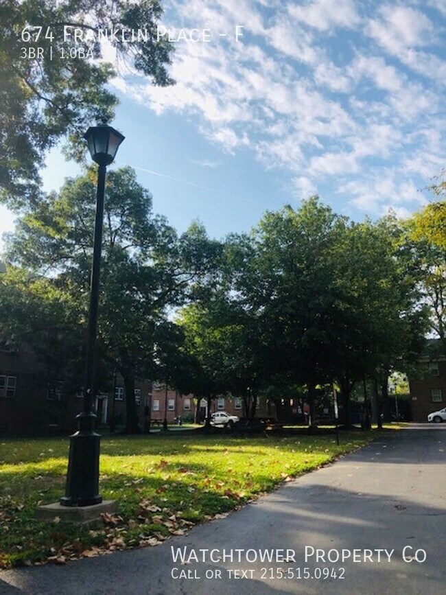 Building Photo - The Perfect 3BR in a gated community with ...