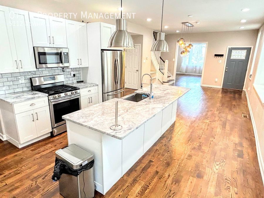 Primary Photo - 5BR/3BA Recently Remodeled Home in Histori...