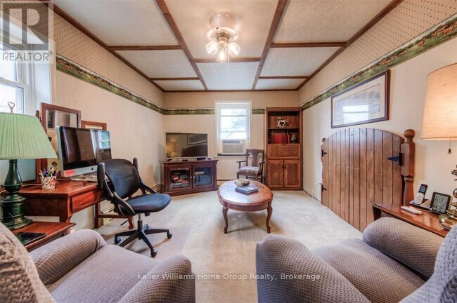 Building Photo - 2218 Floradale Rd