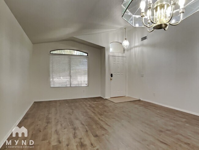 Building Photo - 542 N 169th Ave