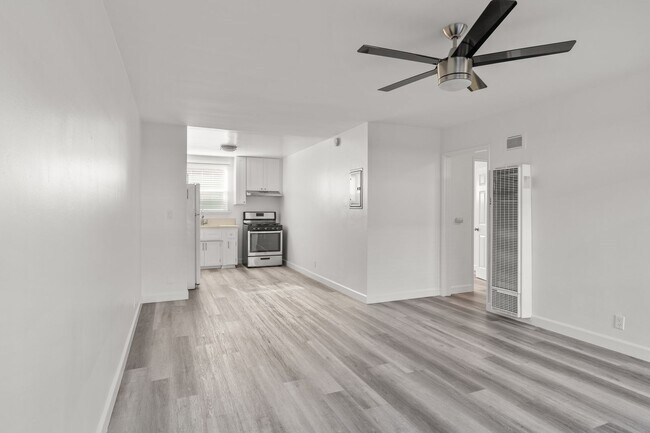 Foto del edificio - 1521 E 2nd Street