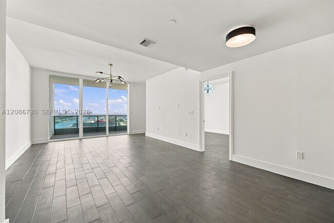Foto del edificio - 900 Biscayne Blvd