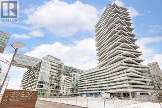 Building Photo - 15 Queens Quay E