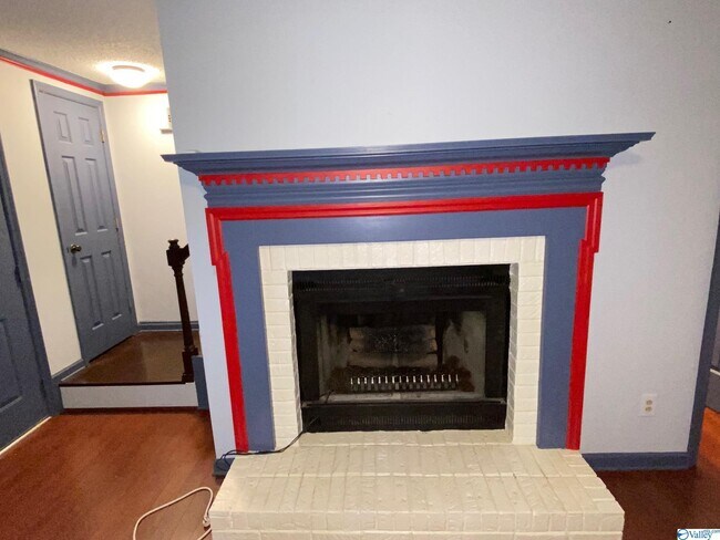 Building Photo - 611 Maysville Rd NE