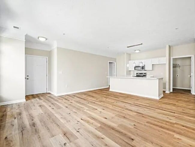 Building Photo - 3 Bedroom Condo in Urbana