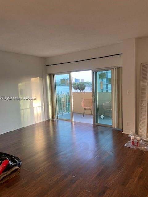 Foto del edificio - 880 NE 69th St