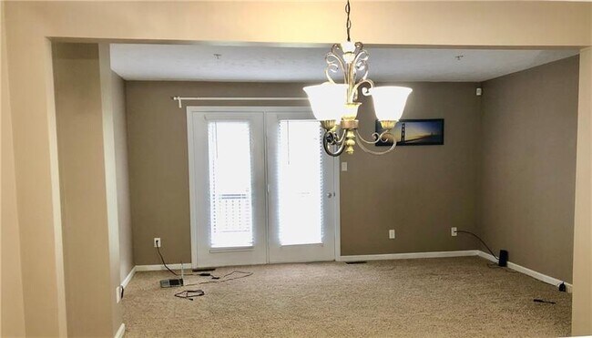 Building Photo - 1225 Meadowbrook Dr