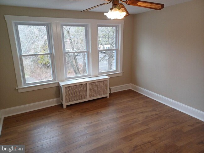 Building Photo - 316 W Trenton Ave