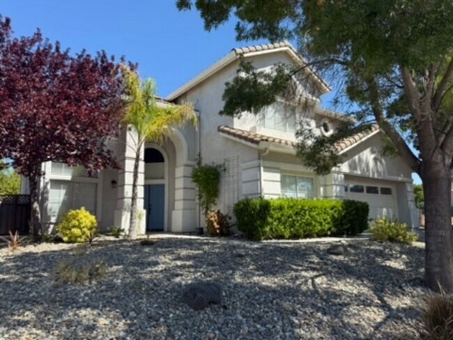 Building Photo - EPIC REA - Fully Renovated 5BR/3BA Home in...