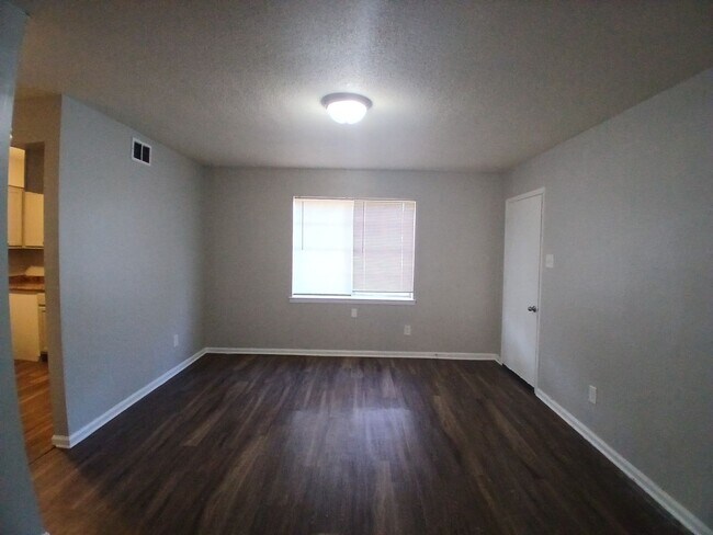 Foto del edificio - Cozy 3 bedroom 1 bath home - Open To Section 8 - $99 Move In Special