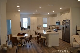 Building Photo - 513 Tamarind Way