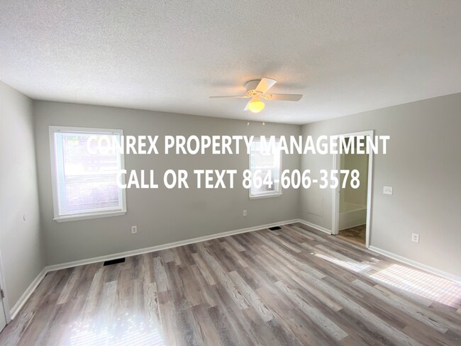 Building Photo - JUST LISTED!