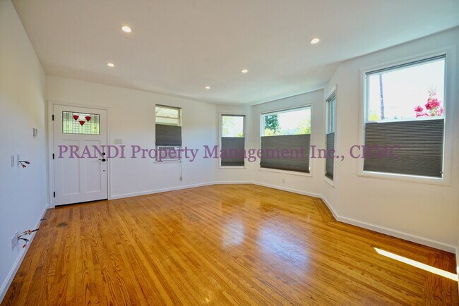 Foto del edificio - Available now!  3 Bedroom Gerstle Park home