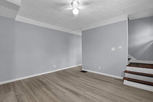 Foto del edificio - 3176 E 5th Ave