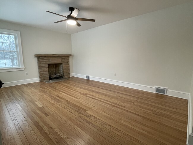 Building Photo - 21335 Green Spring Rd