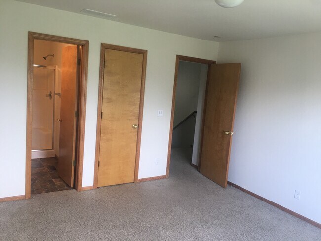 Building Photo - 2507 Crestline Cir