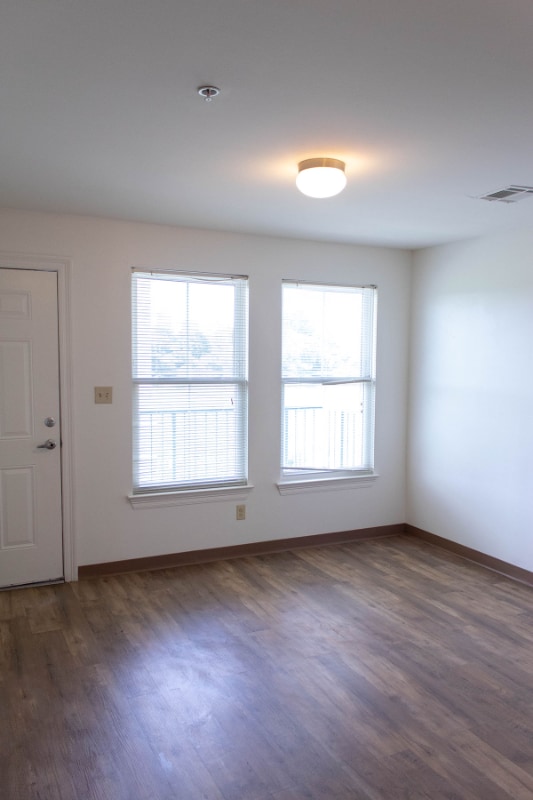 Building Photo - 14600 Dwyer Blvd