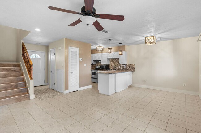 Foto del edificio - Stunning Townhouse in the Heart of Destin!