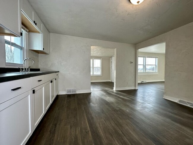 Foto del edificio - Charming 2 Bedroom 1 Bath Single Family Home!
