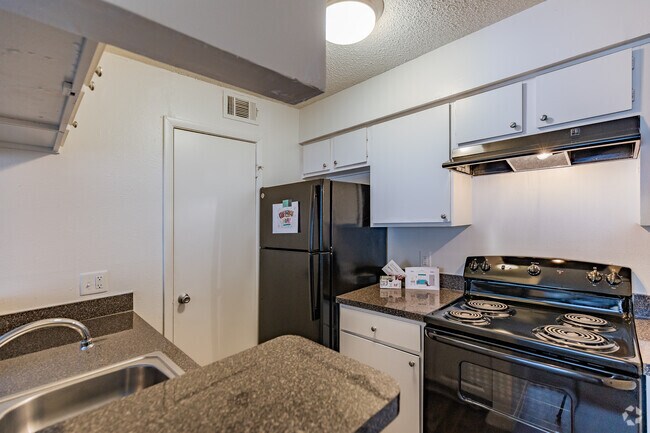 1HAB, 1BA - 648SF - Milana Reserve